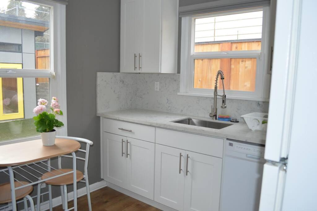 Cozy Crown Hill Carkeek Cottage W/3 Beds, Full Kitchen & Backyard In North Seattle Zewnętrze zdjęcie